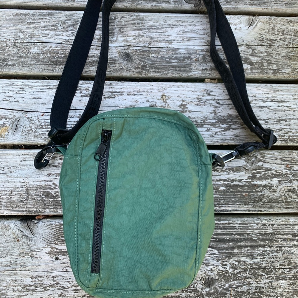 Baggu Sport Crossbody in Eucalyptus